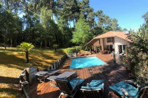 Villa avec piscine pétanque ping-pong garage près golf plage